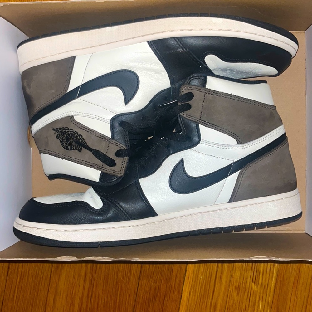 Size 13 air Jordan 1 Retro ‘High OG’ Mocha